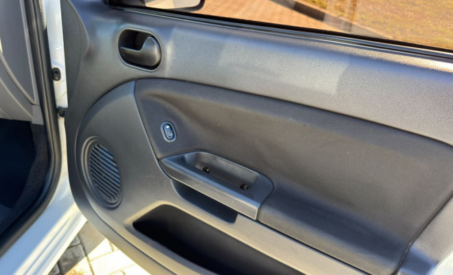 Ford Fiesta Sed. 1.6 8V Flex 4p 2011 Flex-8