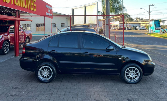 VW - VolksWagen Polo Sed./Sed. COMF. 2.0/2.0 Flex 8V 4p 2006 Flex-4