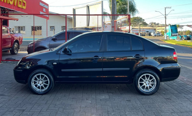 VW - VolksWagen Polo Sed./Sed. COMF. 2.0/2.0 Flex 8V 4p 2006 Flex-0