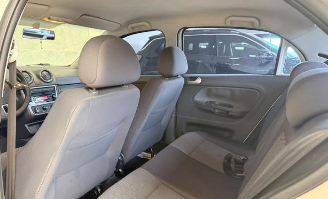 VW - VolksWagen VOYAGE 1.0/1.0 City Mi Total Flex 8V 4p 2014 Flex-7