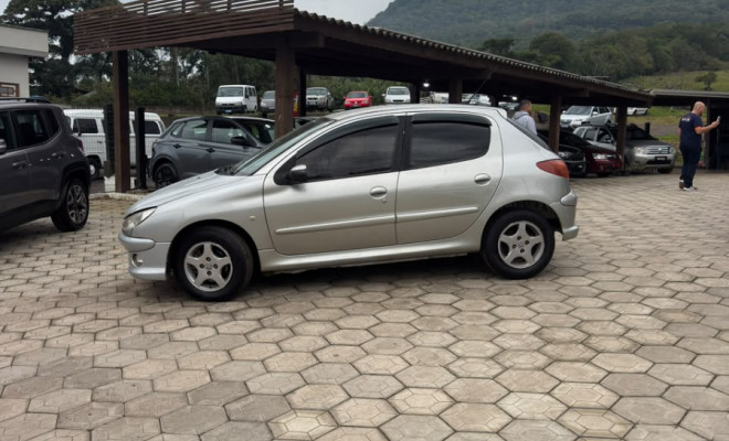 Peugeot 206 Techno/ Feline 1.6/ 1.6 Flex 16V 5p 2008 Flex-0