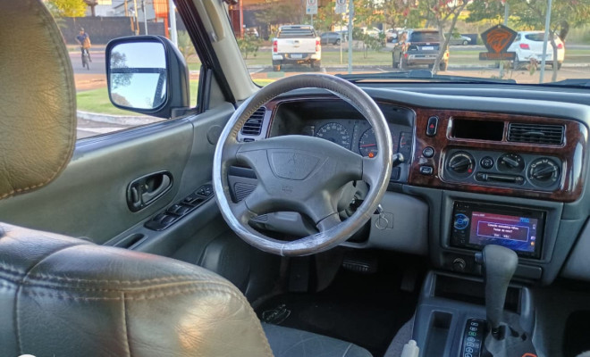 Mitsubishi Pajero Sport 3.0 4x2 V6 Mec./Aut. 2001 Gasolina-8
