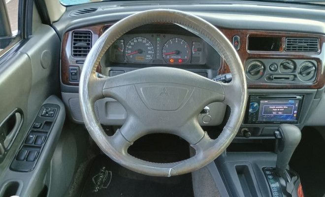 Mitsubishi Pajero Sport 3.0 4x2 V6 Mec./Aut. 2001 Gasolina-9