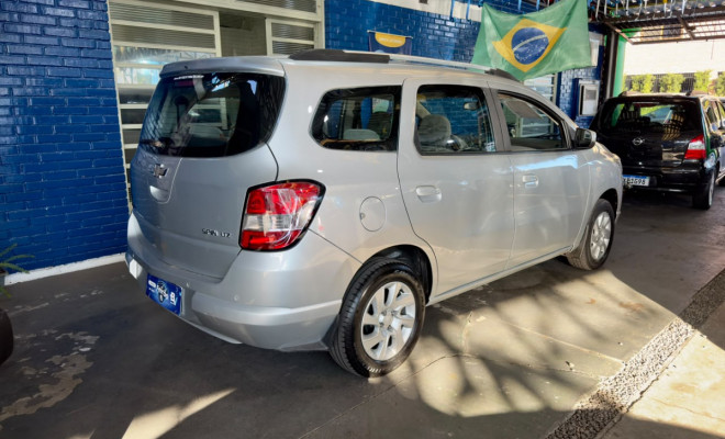 GM - Chevrolet SPIN LTZ 1.8 8V Econo.Flex 5p Aut. 2013 Flex-5