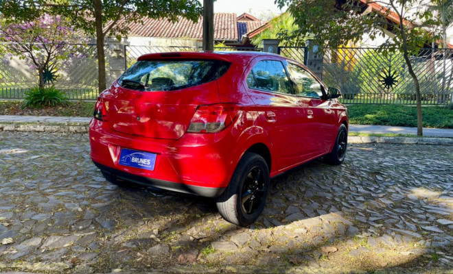 GM - Chevrolet ONIX HATCH LT 1.4 8V FlexPower 5p Mec. 2014 Flex-8