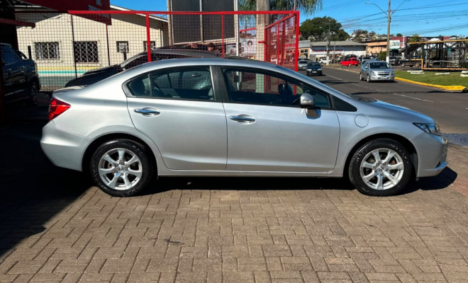 Honda Civic Sedan EXS 1.8/1.8 Flex 16V Aut. 4p 2013 Flex-4