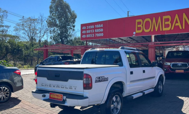 GM - Chevrolet S10 Pick-Up Exec. 2.8 4x4 CD TB Int.Dies 2011 Diesel-3