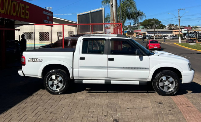 GM - Chevrolet S10 Pick-Up Exec. 2.8 4x4 CD TB Int.Dies 2011 Diesel-4