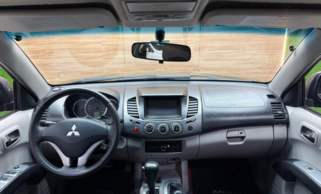 Mitsubishi L200 Triton HPE 3.2 CD TB Int.Diesel Aut 2010 Diesel-3