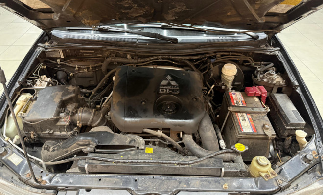Mitsubishi L200 Triton HPE 3.2 CD TB Int.Diesel Aut 2010 Diesel-10
