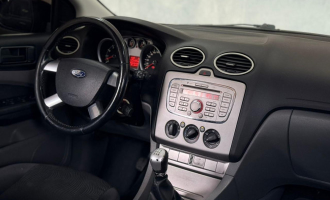 Ford Focus 1.6 S/SE/SE Plus Flex 8V/16V  5p 2013 Flex-1