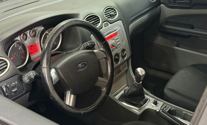 Ford Focus 1.6 S/SE/SE Plus Flex 8V/16V  5p 2013 Flex-4