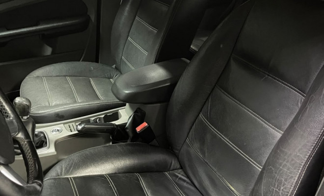 Ford Focus  2.0  Mec. 2013 Flex  Abaixo da fipe   SEM GARANTIA-6