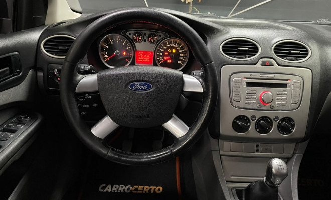 Ford Focus  2.0  Mec. 2013 Flex  Abaixo da fipe   SEM GARANTIA-5