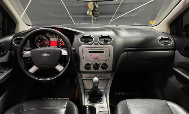 Ford Focus  2.0  Mec. 2013 Flex  Abaixo da fipe   SEM GARANTIA-4