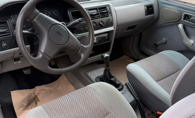 Ford Escort GL 1.6i / 1.6 1995 Gasolina-3