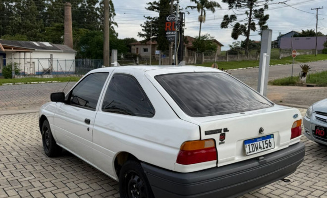 Ford Escort GL 1.6i / 1.6 1995 Gasolina-1