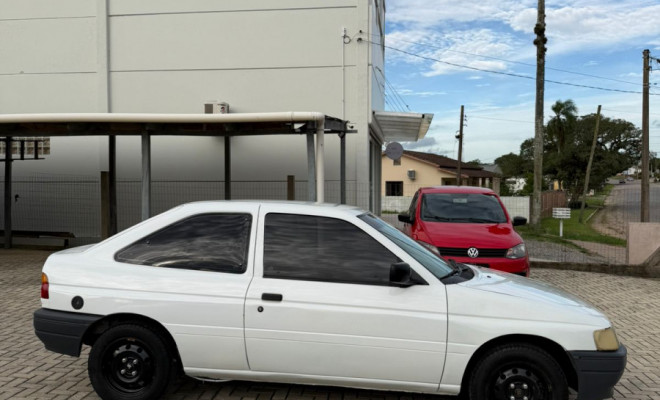 Ford Escort GL 1.6i / 1.6 1995 Gasolina-6