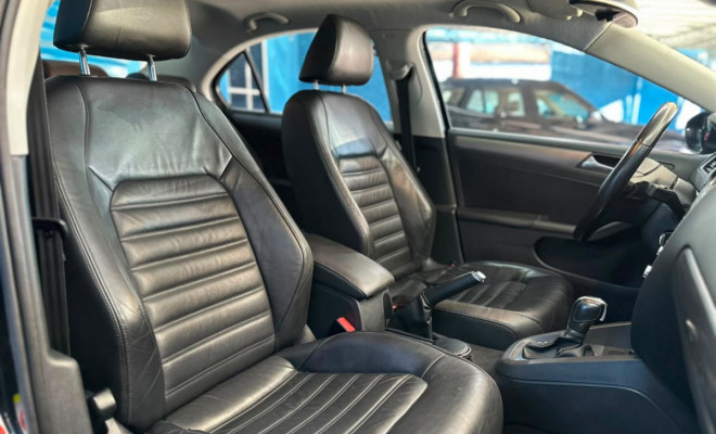 VW - VolksWagen JETTA Highline 2.0 TSI 16V 4p Tiptronic 2012 Gasolina-10