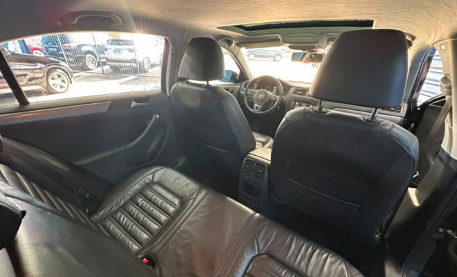 VW - VolksWagen JETTA Highline 2.0 TSI 16V 4p Tiptronic 2012 Gasolina-6