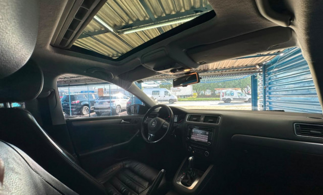VW - VolksWagen JETTA Highline 2.0 TSI 16V 4p Tiptronic 2012 Gasolina-9