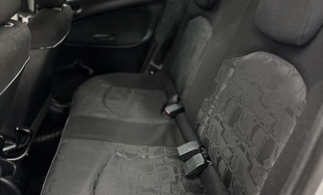 Peugeot 207 Sedan Passion XR 1.4 Flex 8V 4p 2010 Flex-8
