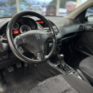 Peugeot 207 Sedan Passion XR 1.4 Flex 8V 4p 2010 Flex-7