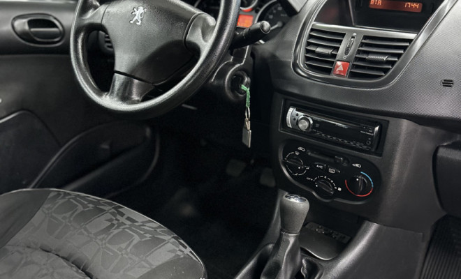Peugeot 207 Sedan Passion XR 1.4 Flex 8V 4p 2010 Flex-6
