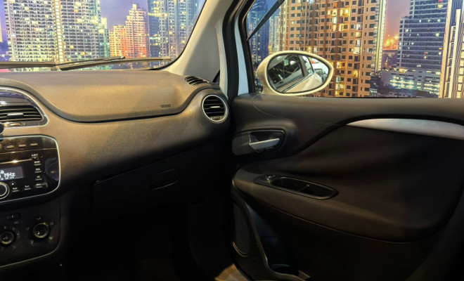 Fiat LINEA ESSENCE 1.8 Flex 16V 4p 2015 Flex-16