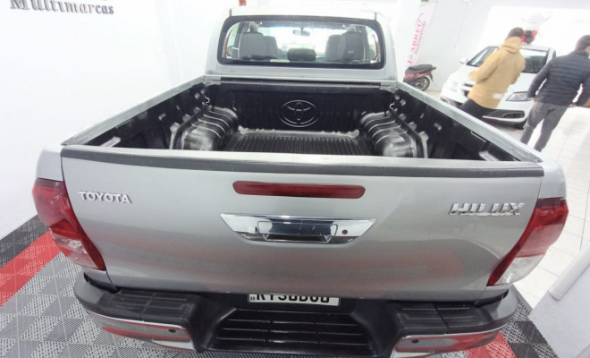 Toyota Hilux CD SR 4x4 2.8 TDI Diesel Aut. 2024 Diesel-3