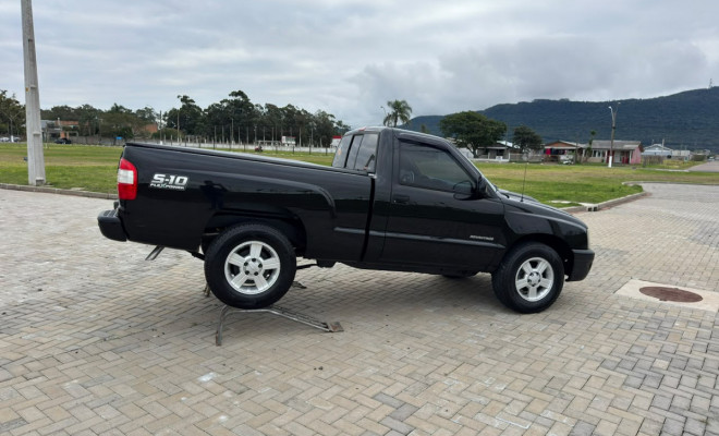 GM - Chevrolet S10 P-Up Advantage 2.4 MPFI F.Power CS 2011 Flex-20