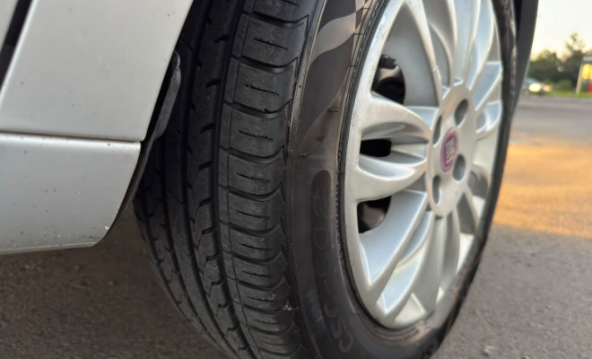 Fiat Idea ATTRACTIVE 1.4 Fire Flex 8V 5p 2012 Flex-15