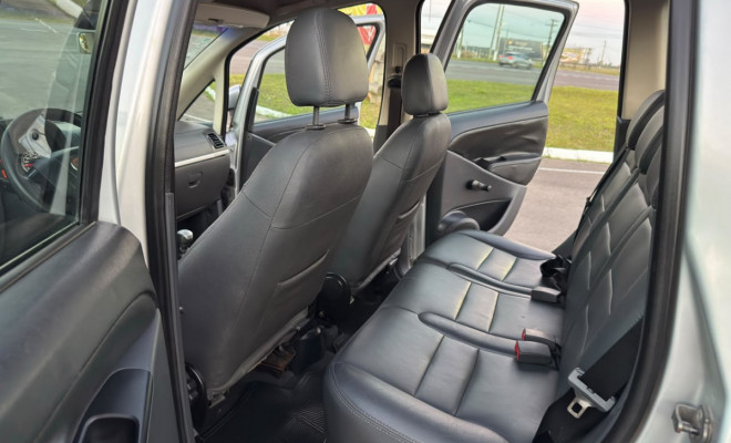 Fiat Idea ATTRACTIVE 1.4 Fire Flex 8V 5p 2012 Flex-8