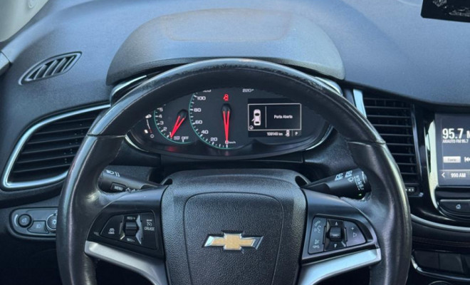 Tracker LTZ 1.4T Aut. 2017 - Completíssima e com Visual Imponente!-3