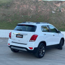 Tracker LTZ 1.4T Aut. 2017 - Completíssima e com Visual Imponente!-2