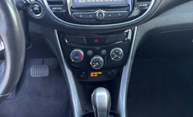 Tracker LTZ 1.4T Aut. 2017 - Completíssima e com Visual Imponente!-6