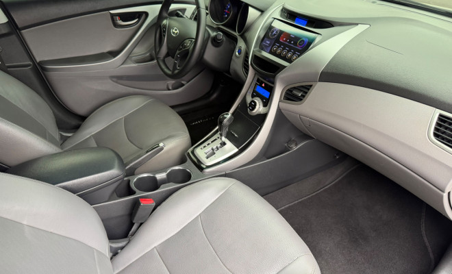 Hyundai Elantra GLS 1.8 16V Aut. 2012 Flex-6