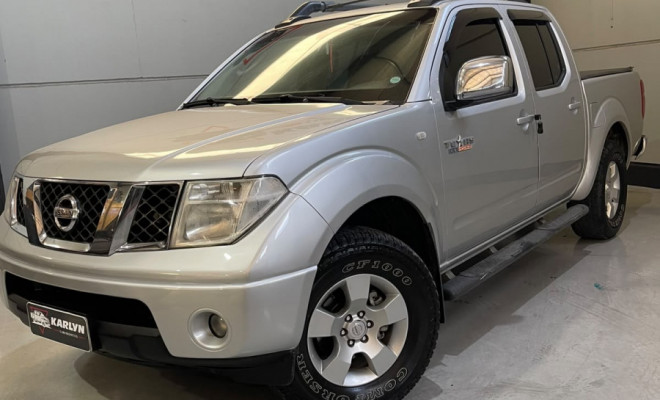 Nissan Frontier LE CD 4x4 2.5 TB Diesel Mec. 2011 Diesel-0