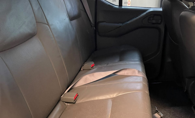Nissan Frontier LE CD 4x4 2.5 TB Diesel Mec. 2011 Diesel-4