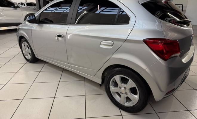 GM - Chevrolet ONIX HATCH LT 1.4 8V FlexPower 5p Aut. 2019 Flex-9