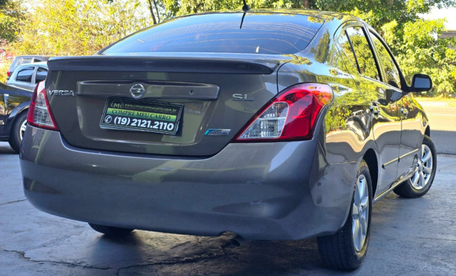 Nissan VERSA SL 1.6 16V Flex Fuel 4p Mec. 2013 Flex-4