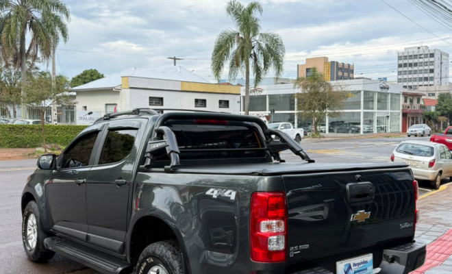 GM - Chevrolet S10 Pick-Up LT 2.5 Flex 4x2 CD 2017 Gasolina-12