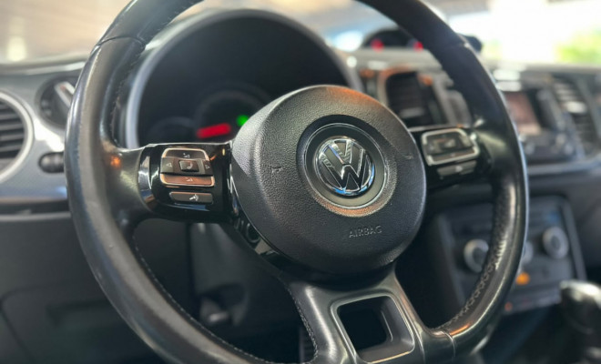 VW - VolksWagen Fusca 2.0 TSI 16V Aut. 2013 Gasolina-12