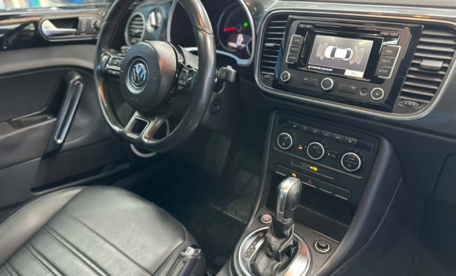 VW - VolksWagen Fusca 2.0 TSI 16V Aut. 2013 Gasolina-15