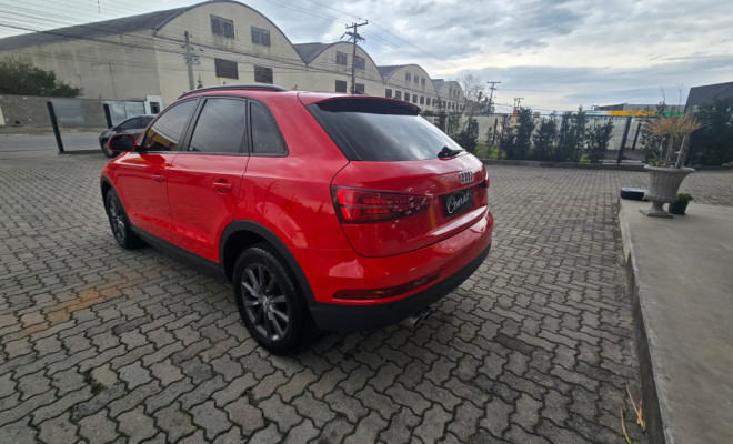 Audi Q3 1.4 TFSI/TFSI Flex S-tronic 5p 2016 Gasolina-1