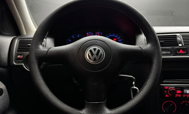 VW - VolksWagen Golf 1.6Mi/ 1.6Mi Gener./Black & Silver 2005 Gasolina-4