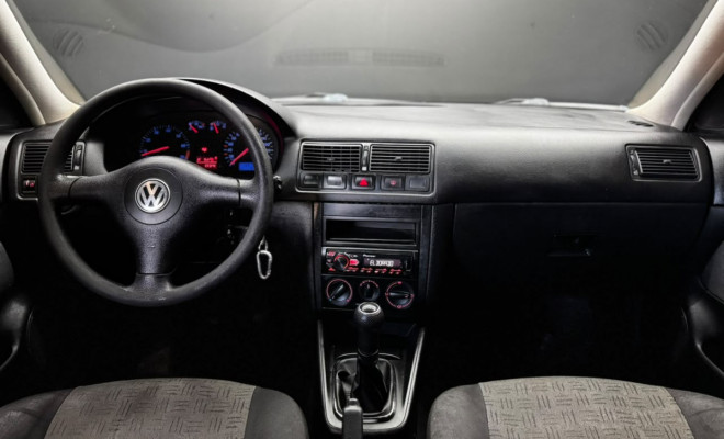 VW - VolksWagen Golf 1.6Mi/ 1.6Mi Gener./Black & Silver 2005 Gasolina-2