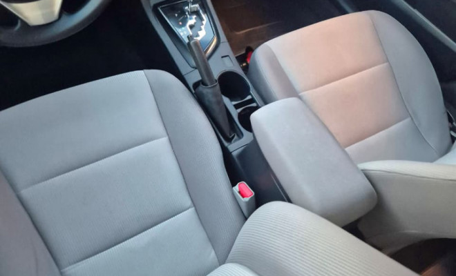 Toyota Corolla GLi 1.8 Aut. 2015-11