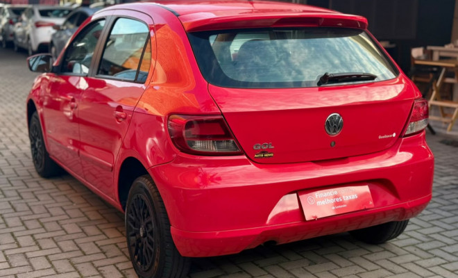 VW - VolksWagen Gol (novo) 1.0 Mi Total Flex 8V 4p 2013 Flex-0