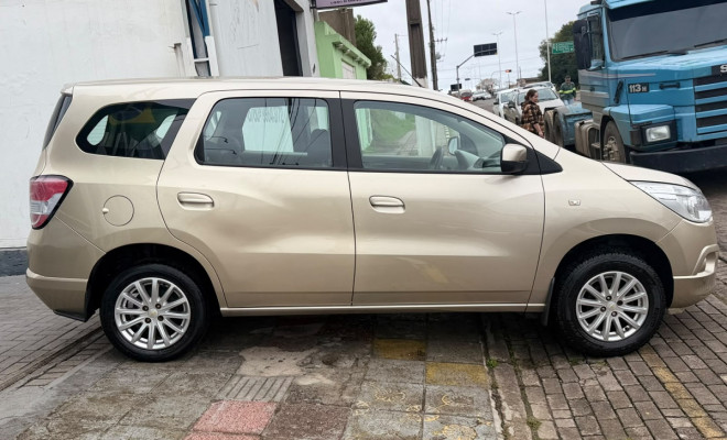 GM - Chevrolet SPIN LT 1.8 8V Econo.Flex 5p Mec. 2013 Flex-3